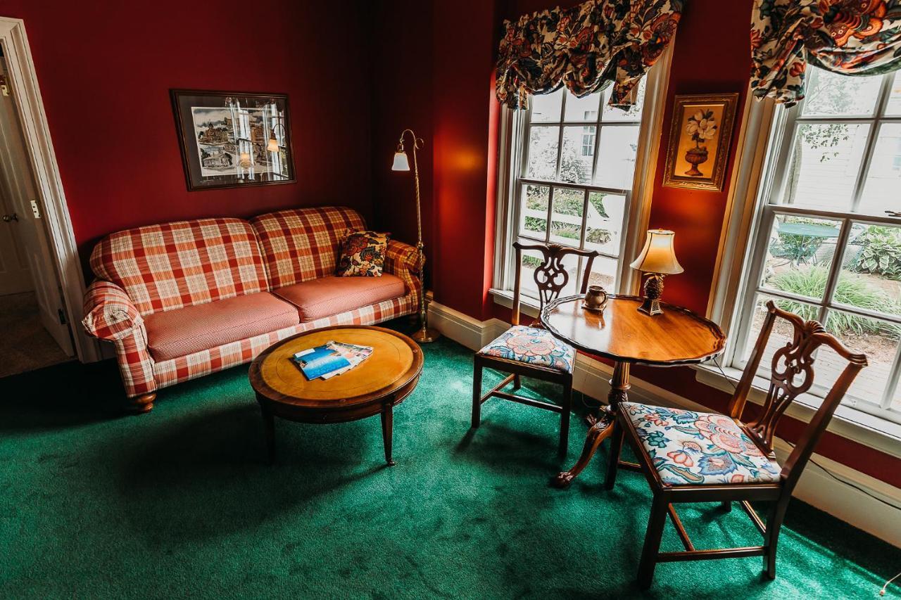 The Rochester Inn Sheboygan Falls Exteriér fotografie