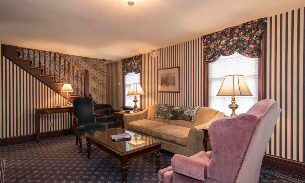 The Rochester Inn Sheboygan Falls Exteriér fotografie